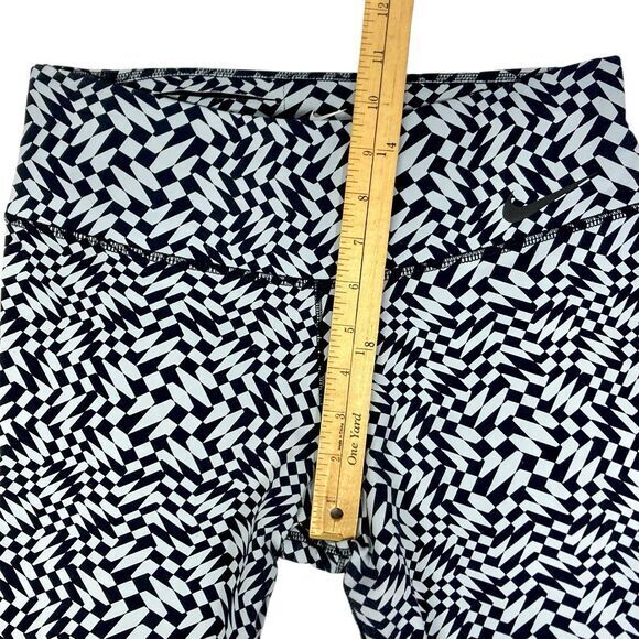 Nike Legendary Athletic Leggings M Black Gray Print Performance Workout Stretchy - Picture 12 of 16